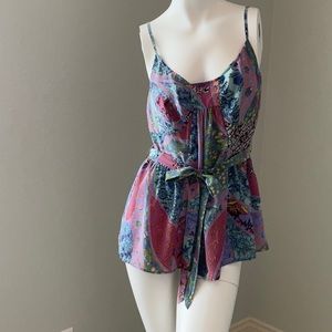 Plenty by Tracy Reese Beautiful silk top with peplum with attached tie Size 8